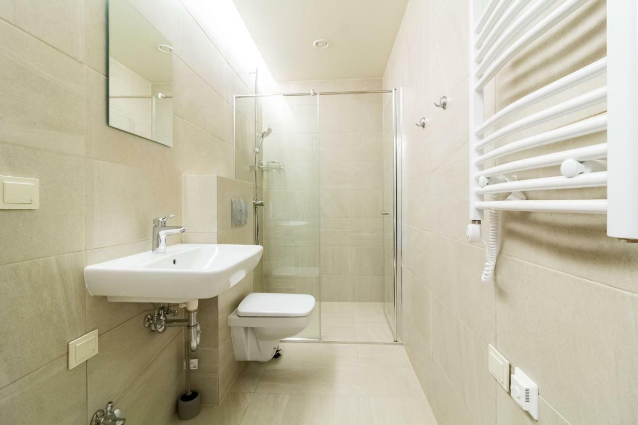 Central Square Apartments พาลังกา ภายนอก รูปภาพ