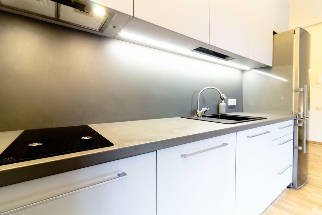 Central Square Apartments พาลังกา ภายนอก รูปภาพ